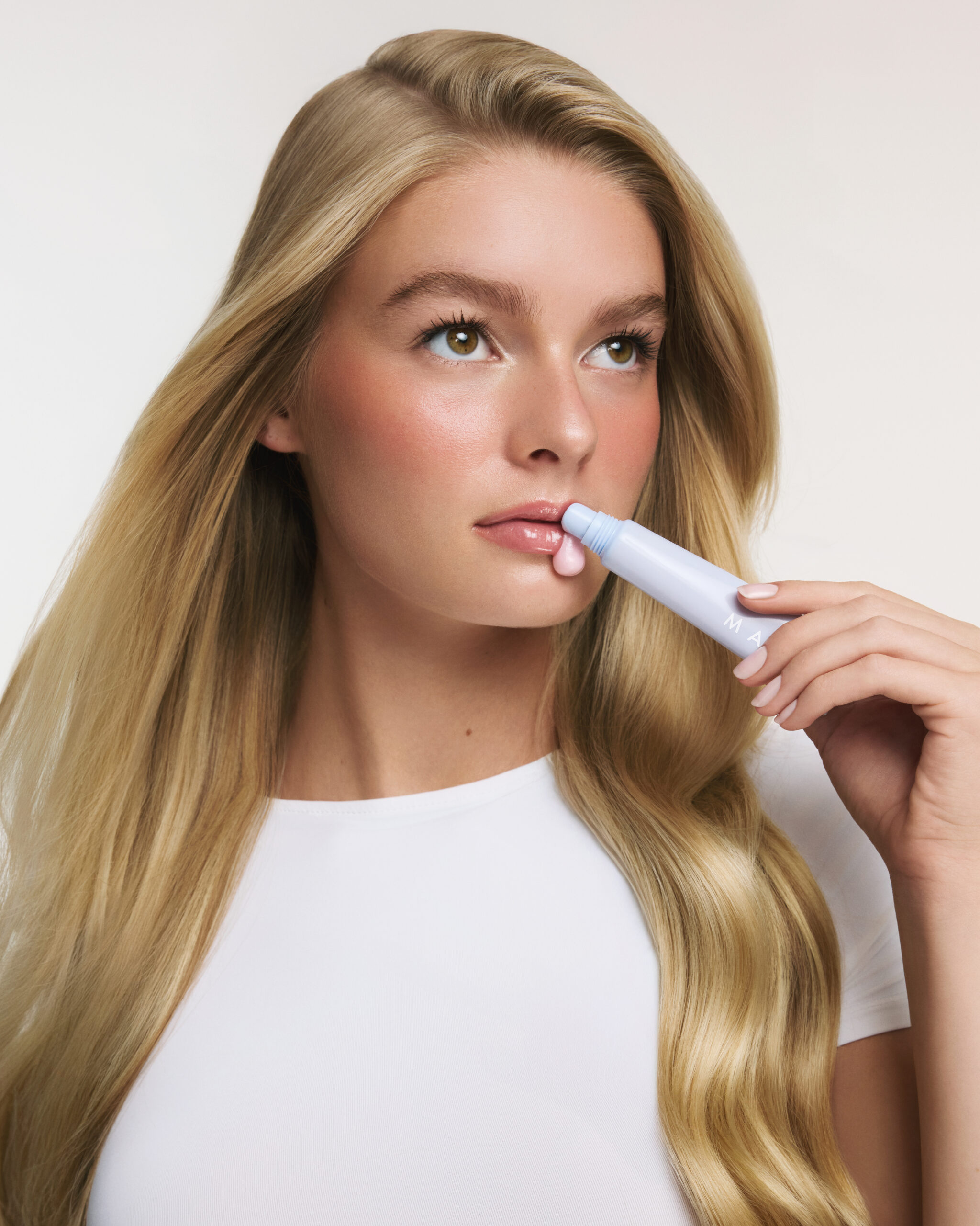 Matsu Ice Pop Lip Balm – Balsam de buze 2-în-1 cu efect glossy și strălucire delicată